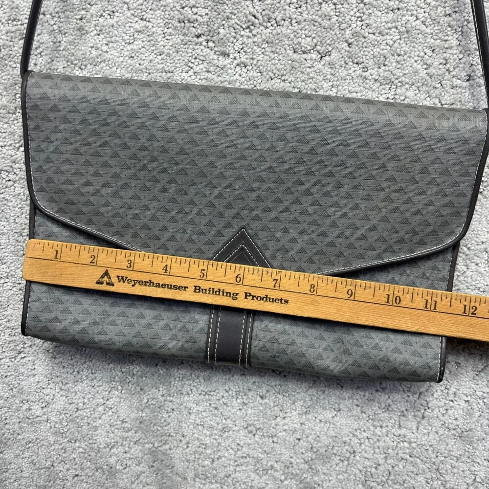 VTG‎ 80s Liz Claiborne Crossbody Bag Grey Geometric Triangle Print Leather Trim